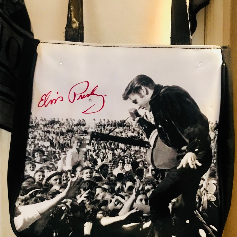 Shoulder pocketbook /purse/medium bag style